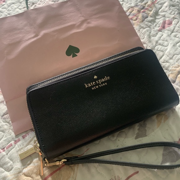 kate spade Handbags - Kate Spade Large Wristlet